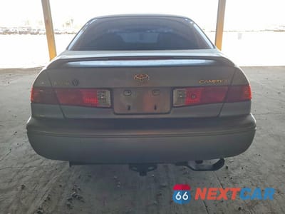 Zdjęcie 6 z 12 samochodu: 2001 TOYOTA CAMRY LE VIN:JT2BG28K510602392 - miniatura