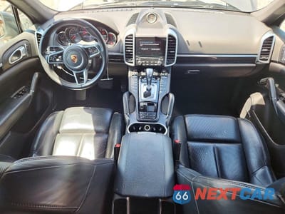 Zdjęcie 8 z 13 samochodu: 2017 PORSCHE CAYENNE VIN:WP1AA2A27HKA89416 - miniatura