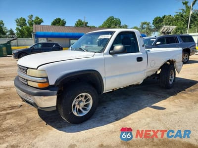 2000 CHEVROLET SILVERADO K1500 1GCEK14W3YZ180103 - główne zdjęcie licytacji z USA - miniatura