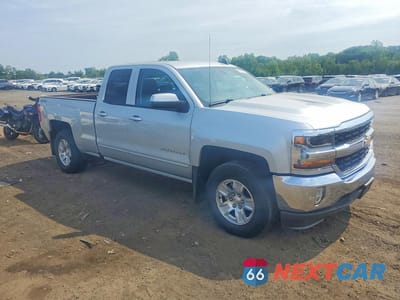 Czwarte zdjęcie samochodu z boku: 2016 CHEVROLET SILVERADO K1500 LT VIN:1GCVKREC4GZ119392 - miniatura