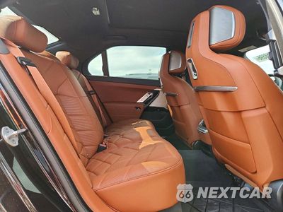 Zdjęcie 10 z 12 samochodu: 2025 BMW 760 XI VIN:WBA33EJ03SCU92506 - miniatura