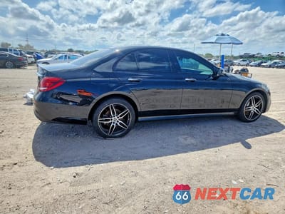 Trzecie zdjęcie samochodu z tyłu: 2020 MERCEDES-BENZ E 350 4MATIC VIN:W1KZF8EB4LA835490 - miniatura