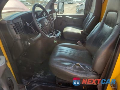 Zdjęcie 7 z 13 samochodu: 2015 GMC SAVANA CUTAWAY G3500 VIN:1GD374CG2F1168312 - miniatura