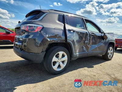 Trzecie zdjęcie samochodu z tyłu: 2019 JEEP COMPASS LATITUDE VIN:3C4NJDBB4KT772323 - miniatura