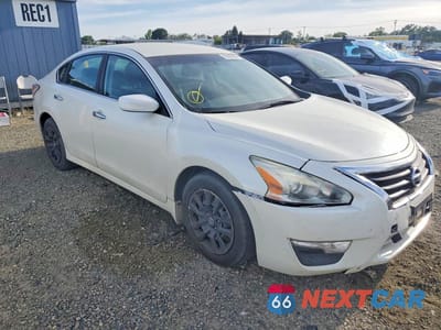 Czwarte zdjęcie samochodu z boku: 2015 NISSAN ALTIMA 2.5 S VIN:1N4AL3AP6FC135005 - miniatura