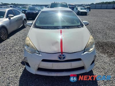 Piąte zdjęcie samochodu w środku: 2014 TOYOTA PRIUS C TWO VIN:JTDKDTB3XE1572717 - miniatura