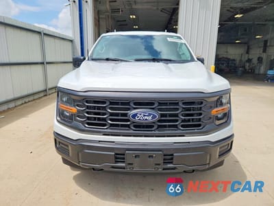 Piąte zdjęcie samochodu w środku: 2025 FORD F150 XL VIN:1FTMF1L54SKD17851 - miniatura