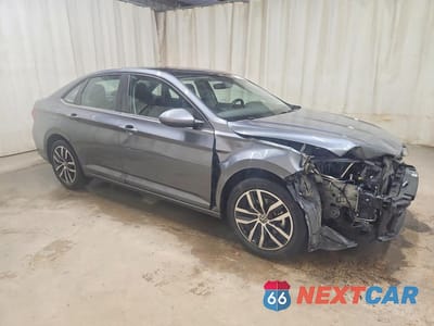 Czwarte zdjęcie samochodu z boku: 2025 VOLKSWAGEN JETTA SE VIN:3VW7X7BU2SM016961 - miniatura