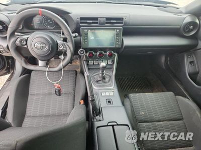Zdjęcie 8 z 12 samochodu: 2026 TOYOTA GR86 BASE VIN:JF1ZNBB13T9075176 - miniatura