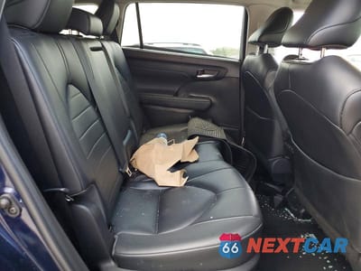 Zdjęcie 11 z 13 samochodu: 2022 TOYOTA HIGHLANDER XLE VIN:5TDGZRBHXNS203042 - miniatura