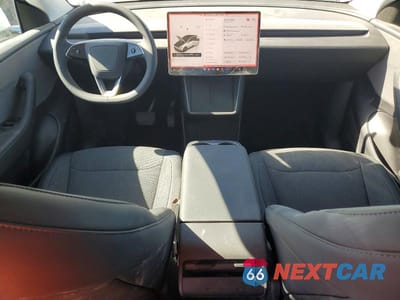 Zdjęcie 8 z 13 samochodu: 2026 TESLA MODEL Y VIN:7SAYGDED1TA618399 - miniatura