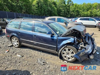Czwarte zdjęcie samochodu z boku: 2005 VOLKSWAGEN PASSAT GLX VIN:WVWWU63B45E105326 - miniatura