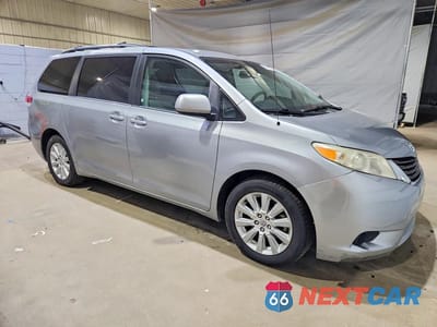 Czwarte zdjęcie samochodu z boku: 2011 TOYOTA SIENNA LE VIN:5TDJK3DC4BS025326 - miniatura