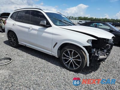 Czwarte zdjęcie samochodu z boku: 2018 BMW X3 XDRIVEM40I VIN:5UXTS3C50J0Y94095 - miniatura