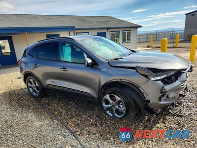 Czwarte zdjęcie samochodu z boku: 2025 FORD ESCAPE ST LINE SELECT VIN:1FMCU9NA0SUB43433 - miniatura