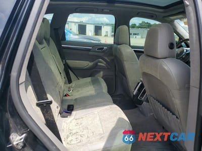 Zdjęcie 11 z 13 samochodu: 2013 PORSCHE CAYENNE GTS VIN:WP1AD2A28DLA77741 - miniatura