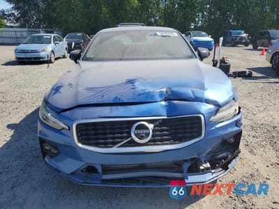 Piąte zdjęcie samochodu w środku: 2020 VOLVO S60 T6 R-DESIGN VIN:7JRA22TM9LG039367 - miniatura