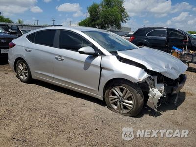 Czwarte zdjęcie samochodu z boku: 2019 HYUNDAI ELANTRA SEL VIN:5NPD84LF2KH412220 - miniatura