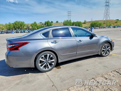Trzecie zdjęcie samochodu z tyłu: 2017 NISSAN ALTIMA 2.5 SR VIN:1N4AL3AP9HC121313 - miniatura