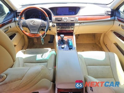 Zdjęcie 8 z 12 samochodu: 2013 LEXUS LS 460L VIN:JTHGL5EF0D5049920 - miniatura