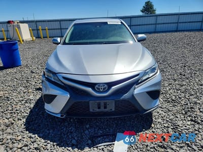 Piąte zdjęcie samochodu w środku: 2018 TOYOTA CAMRY SE VIN:4T1B11HK2JU085138 - miniatura