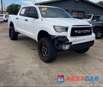 2010 TOYOTA TUNDRA CREWMAX SR5 5TFEY5F12AX089591 - główne zdjęcie licytacji z USA - miniatura