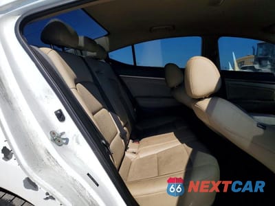 Zdjęcie 10 z 12 samochodu: 2017 HYUNDAI ELANTRA LIMITED VIN:5NPD84LF3HH070415 - miniatura