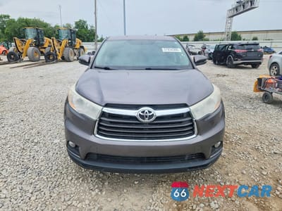 Piąte zdjęcie samochodu w środku: 2014 TOYOTA HIGHLANDER LE PLUS VIN:5TDZKRFH8ES014915 - miniatura