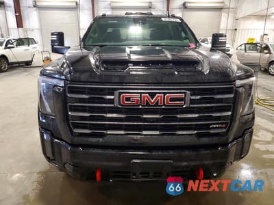 Piąte zdjęcie samochodu w środku: 2024 GMC SIERRA K2500 AT4 VIN:1GT49PE75RF293572 - miniatura