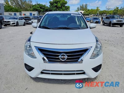 Piąte zdjęcie samochodu w środku: 2017 NISSAN VERSA 1.6 SV VIN:3N1CN7AP8HK412533 - miniatura