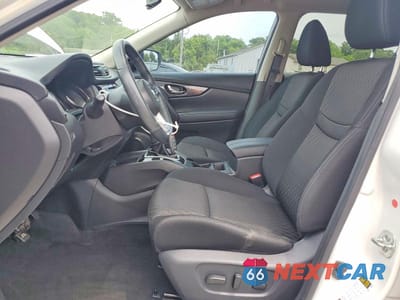 Zdjęcie 7 z 13 samochodu: 2017 NISSAN ROGUE SV VIN:KNMAT2MV0HP597277 - miniatura