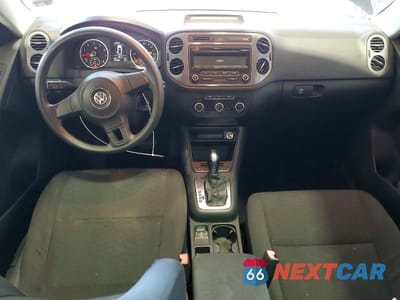 Zdjęcie 8 z 13 samochodu: 2012 VOLKSWAGEN TIGUAN S VIN:WVGAV7AX3CW520684 - miniatura