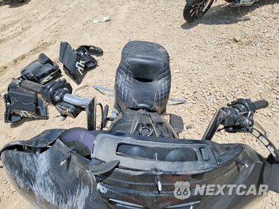 Piąte zdjęcie samochodu w środku: 2016 HARLEY-DAVIDSON FLHTK ULTRA LIMITED VIN:1HD1KEL10GB671584 - miniatura