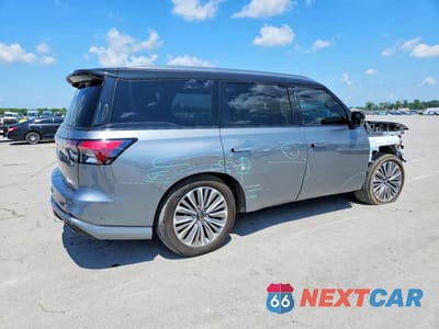 Trzecie zdjęcie samochodu z tyłu: 2025 INFINITI QX80 SENSORY VIN:JN8AZ3DBXS9400349 - miniatura