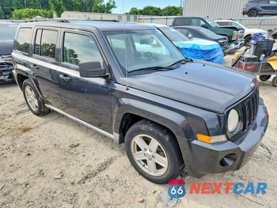 Czwarte zdjęcie samochodu z boku: 2010 JEEP PATRIOT SPORT VIN:1J4NF1GB6AD675454 - miniatura