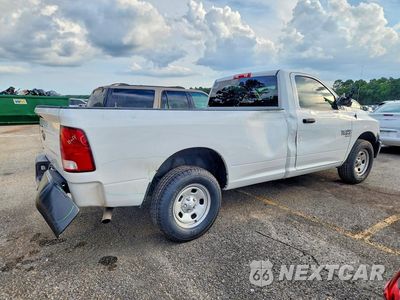 Trzecie zdjęcie samochodu z tyłu: 2019 RAM 1500 CLASSIC TRADESMAN VIN:3C6JR6DG7KG705890 - miniatura