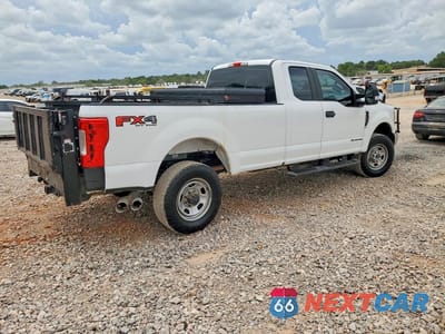 Trzecie zdjęcie samochodu z tyłu: 2018 FORD F350 SUPER DUTY VIN:1FT8X3BT5JEC12484 - miniatura