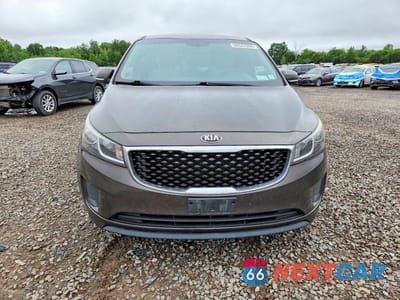 Piąte zdjęcie samochodu w środku: 2018 KIA SEDONA LX VIN:KNDMB5C16J6348607 - miniatura