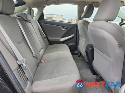 Zdjęcie 10 z 12 samochodu: 2013 TOYOTA PRIUS TWO VIN:JTDKN3DU9D1683745 - miniatura