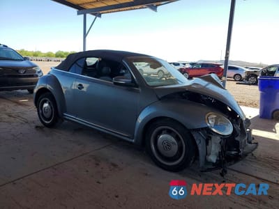 Czwarte zdjęcie samochodu z boku: 2016 VOLKSWAGEN BEETLE S/SE VIN:3VW517AT9GM821249 - miniatura