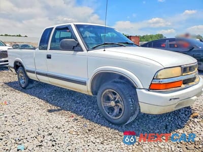 Czwarte zdjęcie samochodu z boku: 1998 CHEVROLET S TRUCK S10 VIN:1GCCS19X5W8161645 - miniatura