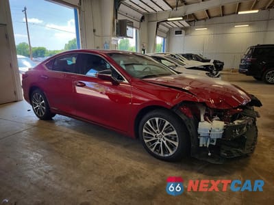 Czwarte zdjęcie samochodu z boku: 2019 LEXUS ES 300H VIN:58AB21B12KU002864 - miniatura