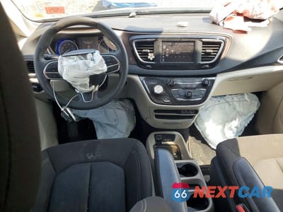 Zdjęcie 8 z 13 samochodu: 2023 CHRYSLER VOYAGER LX VIN:2C4RC1CG9PR520789 - miniatura