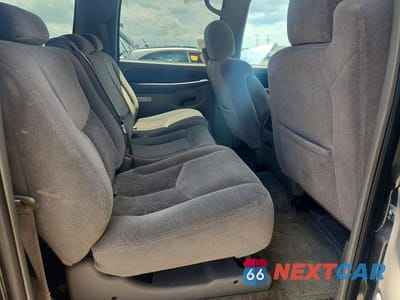 Zdjęcie 11 z 14 samochodu: 2003 CHEVROLET SUBURBAN K1500 VIN:3GNFK16Z93G342344 - miniatura