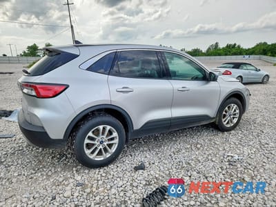 Trzecie zdjęcie samochodu z tyłu: 2020 FORD ESCAPE SE VIN:1FMCU9G6XLUB84971 - miniatura