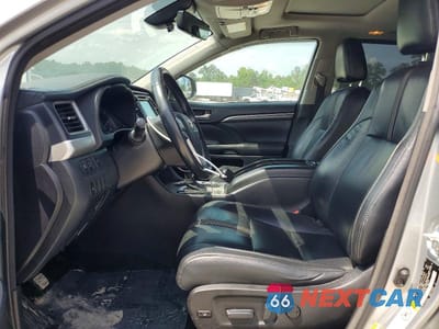 Zdjęcie 7 z 13 samochodu: 2017 TOYOTA HIGHLANDER SE VIN:5TDKZRFH4HS517701 - miniatura