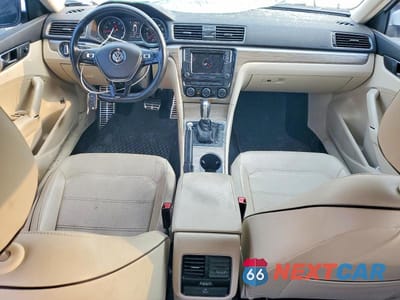 Zdjęcie 8 z 12 samochodu: 2018 VOLKSWAGEN PASSAT SE VIN:1VWBA7A33JC002703 - miniatura