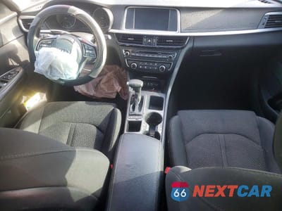 Zdjęcie 8 z 12 samochodu: 2019 KIA OPTIMA LX VIN:5XXGT4L39KG305498 - miniatura