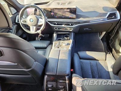 Zdjęcie 8 z 14 samochodu: 2023 BMW X7 M60I VIN:5UX33EM0XP9N55473 - miniatura