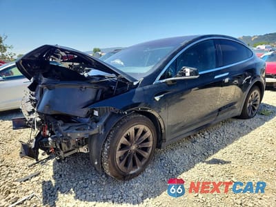 2018 TESLA MODEL X 5YJXCBE23JF100107 - główne zdjęcie licytacji z USA - miniatura